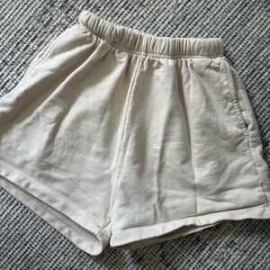 DAILY DRILLS sweatshorts in sand